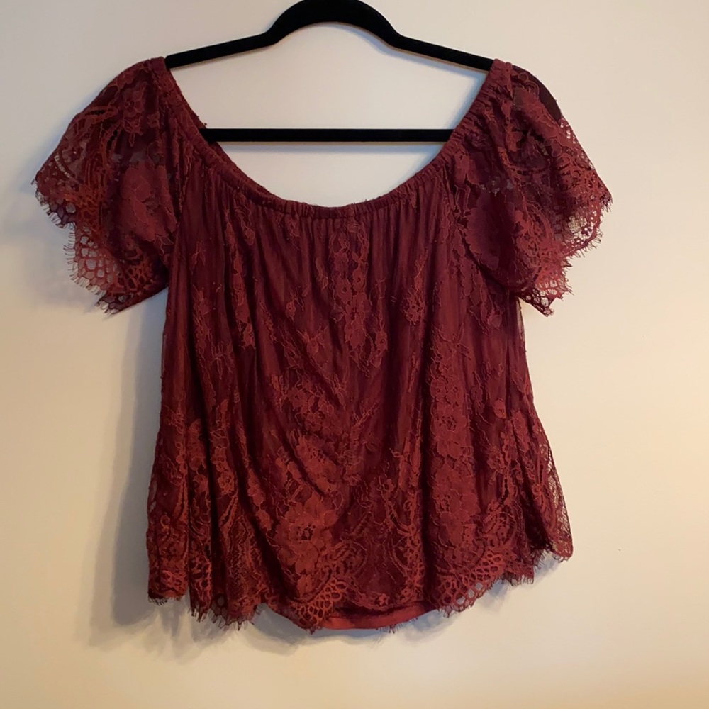 M AMERICAN EAGLE off the shoulder shirt